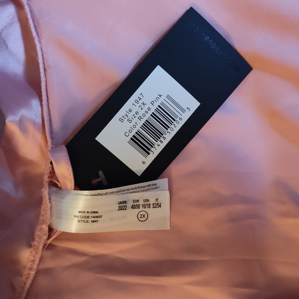 Robe - Picture 7 of 7